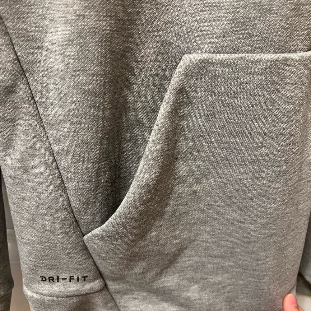Nike Men’s Sweat Shirt. - Picture 4 of 5